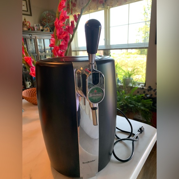 Krups BeerTender VB21 B100 Home Draft Beer Dispenser with 2 extra new tenders - Picture 1 of 6
